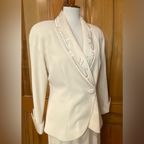 VTG 80s Couture - Daymor Couture - Powersuit - Beaded/Embroidered/Tailored - 10 - Picture 15 of 16